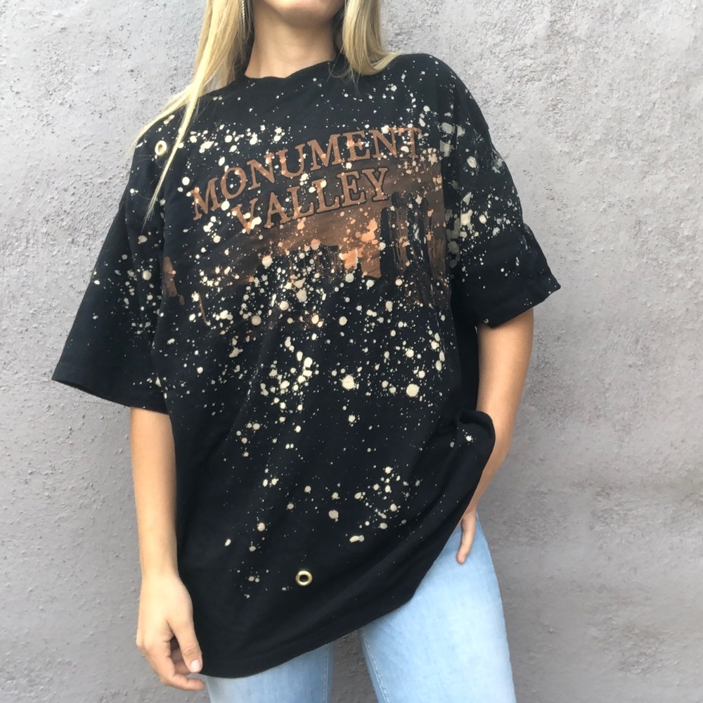 Monument Valley acid wash gold hardware tee